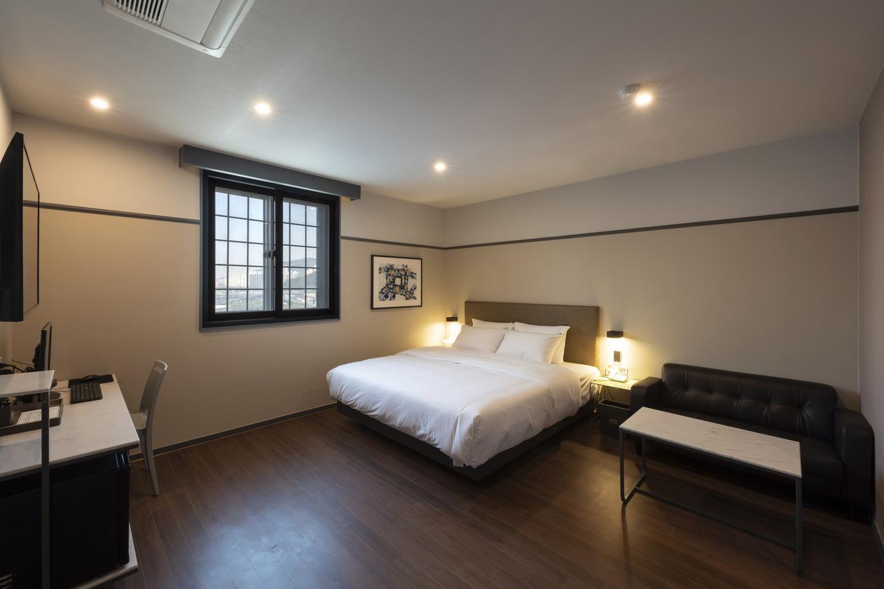 Brown-Dot Hotel Gupo Busan Exterior photo